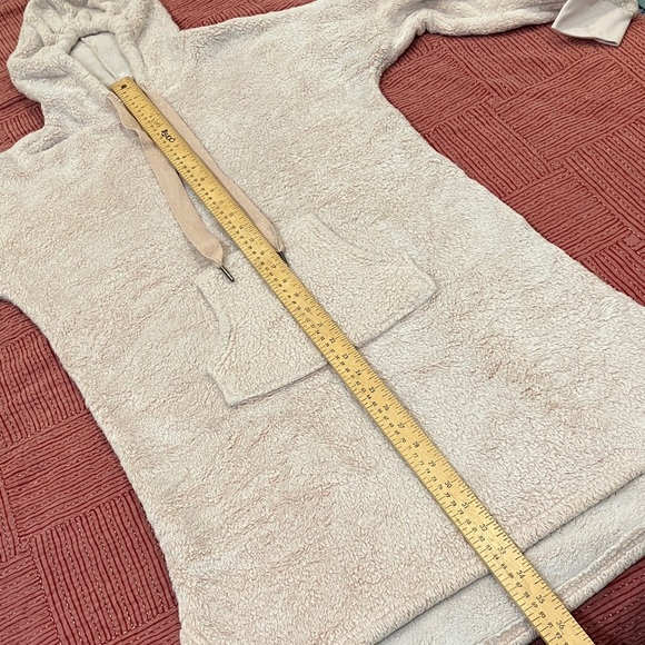 Women’s size small light pink / beige Denver Hayes Plush Hooded Sweatshirt Dress - Picture 9 of 16